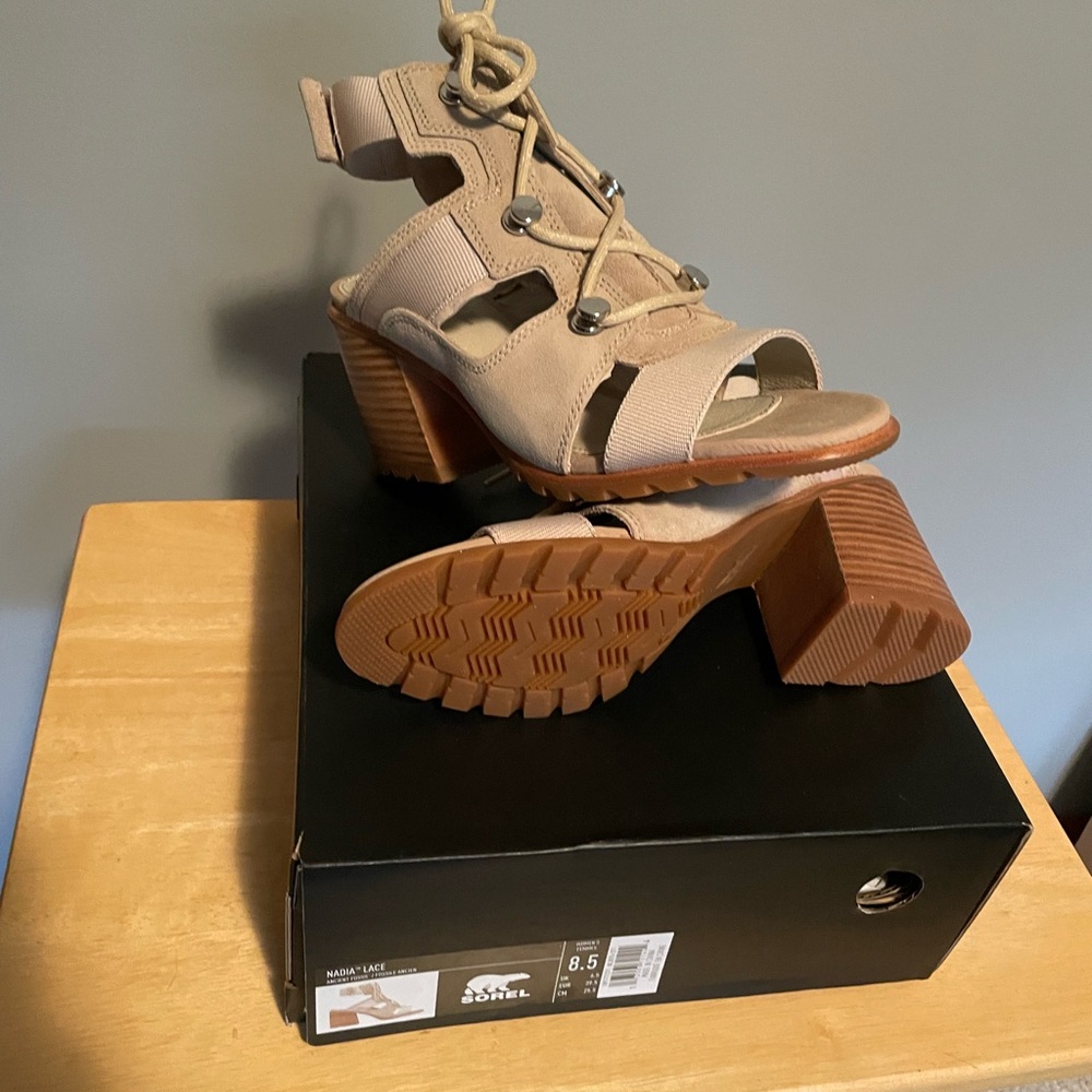 Brand New Sorel Tan Lace-Up Heeled Sandals sz 8.5